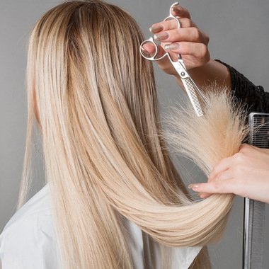 Der richtige Schnitt sorgt für den natürlichen Fall der Haare:  (© © Great Lengths)