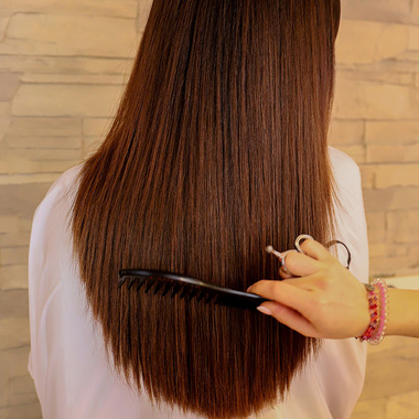 Die Haare lassen sich leicht kämmen und fallen ganz natürlich:  (© © Great Lengths)