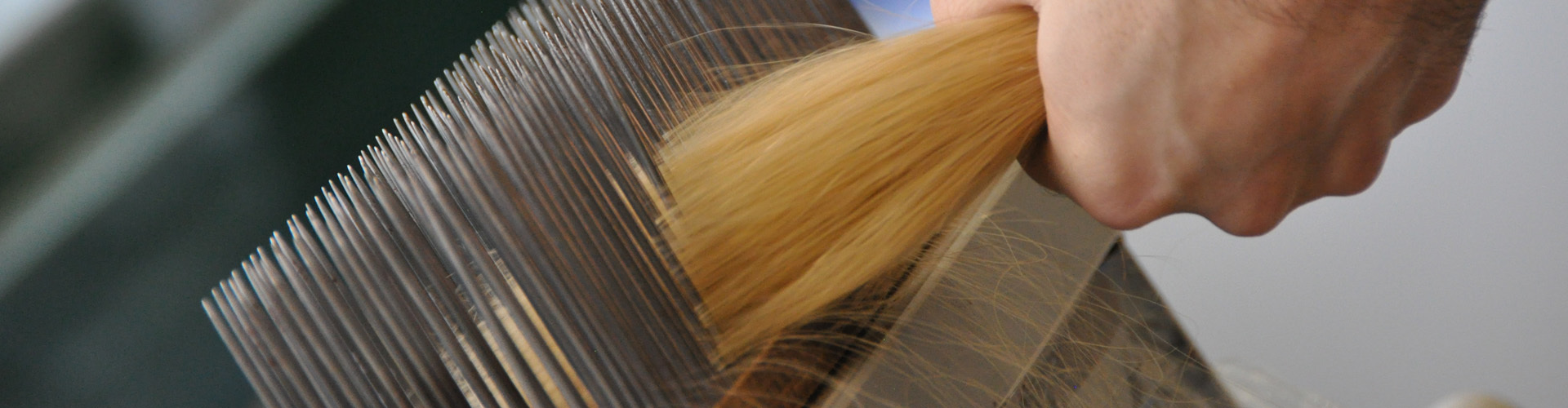 Die aufwendige Verarbeitung zu wertvollen Extensions (© Great Lengths)