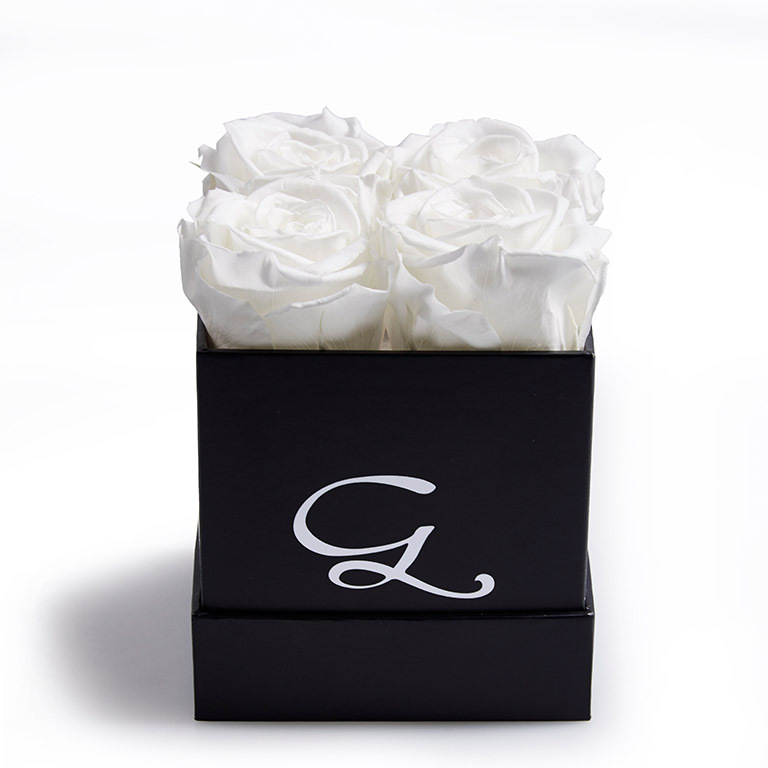 THE G ROSE WHITE - 4 ROSES SQUARE BOX:  (© Great Lengths)