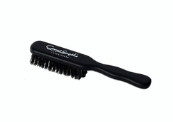 ACCA KAPPA TRAVEL BRUSH:  (© Great Lengths)